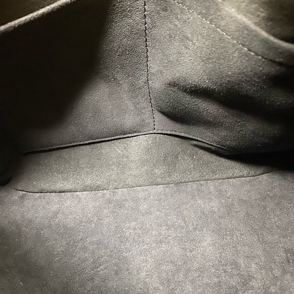 Louis Vuitton Gaia Noir - Picture 13 of 16